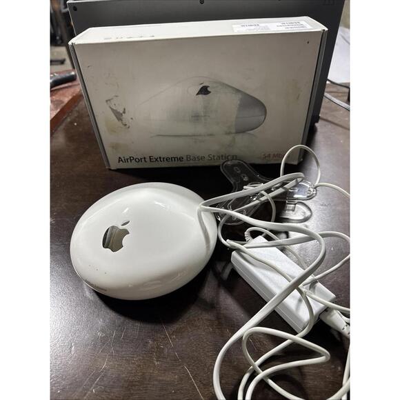 Apple M8799LL/A AirPort Extreme Base Station A1034 - Picture 1 of 7